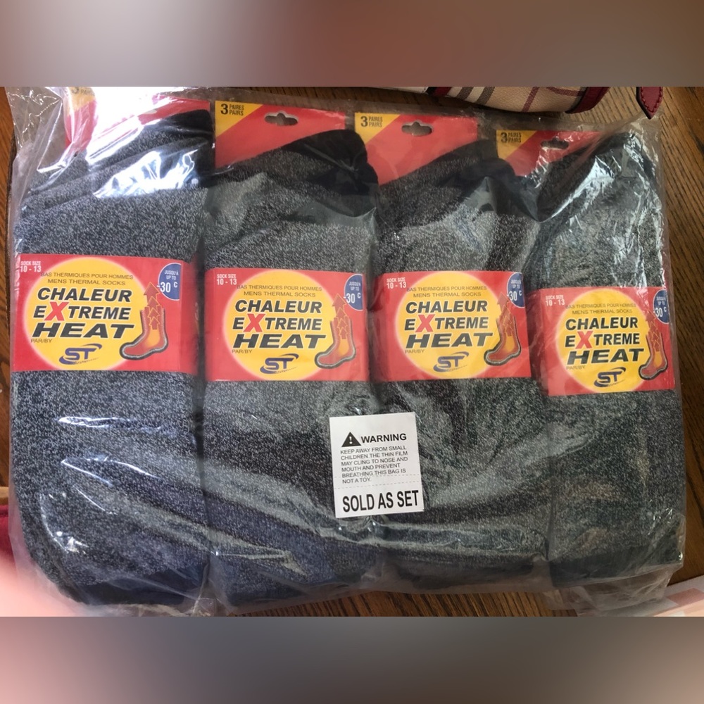 NWT   12 PAIRS   Chaleur Extreme Heat Thermal Socks
